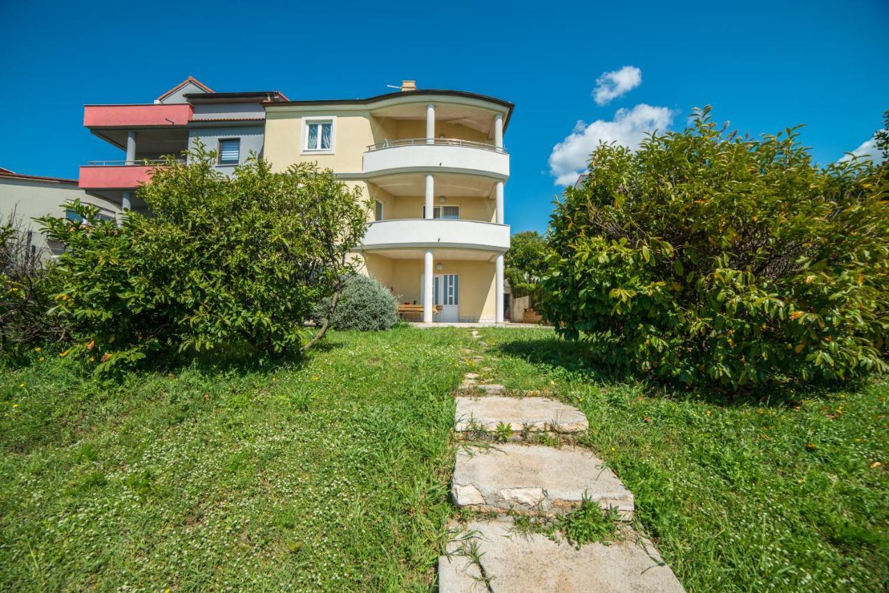 Villa Lucija Pula Exterior foto